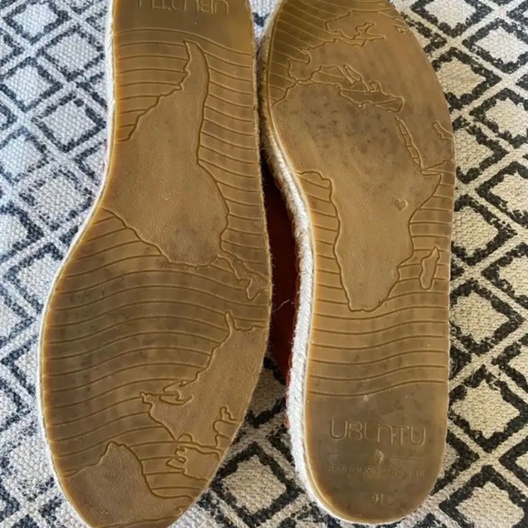 Ubuntu Suede Mules - size 11 - Picture 2 of 4